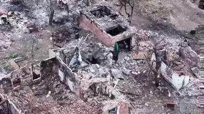 Pilots of the Strike Drones Company (47 OMBr) use a large FPV drone to smoke Russians out of a bunker.