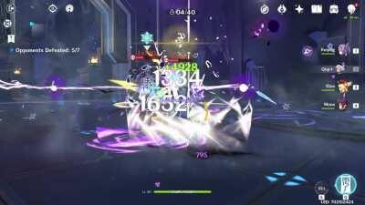 Qiqi being Qiqi and facetanking two lv90 Fatui Electro Cicin mages in electrobubble mode