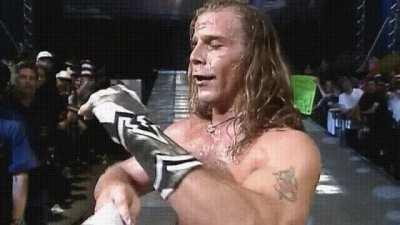 Shawn Michaels hilariously making fun of a pissed off fan.