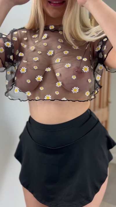 The perfect top to tease you in