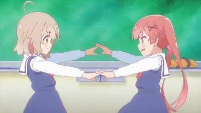 Cute Double Handhold