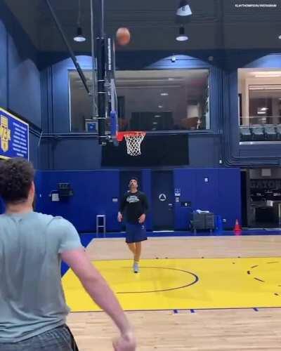 Klay draining threes during his rehab.