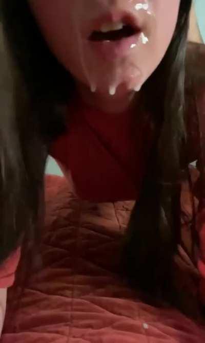 Cum face slut can’t get enough of daddy’s punishment