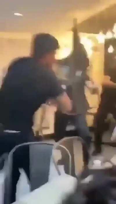 Afgans and Pakistanis fight at an Indian restaurant in UK