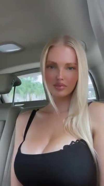 Jiggle in Car 1