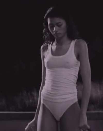 Zendaya subtle jiggle in “Malcolm &amp;amp; Marie”