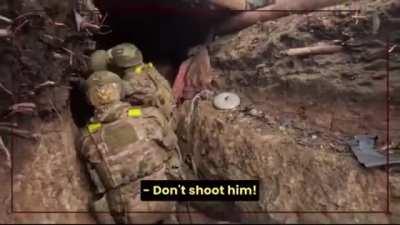 Ukrainian squad captures Russian during assault on fortifications (English translation)