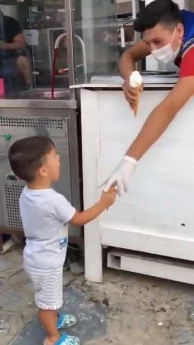 Kids get trolled for over ice cream