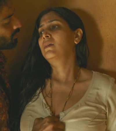 Sakshi Tanwar in her hottest scene to date in 'Mai'