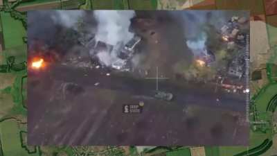 Ukrainian tank firing at Russian positions at close range in Novodmytrivka. November 2024