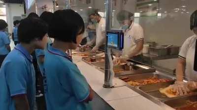 Chinese Students Use Facial Recognition to Pay For Food