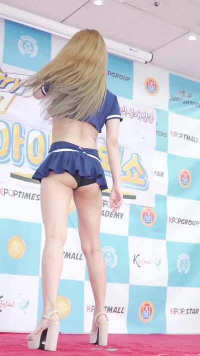 Girl Crush - Bomi's Perfect Ass and Cameltoe