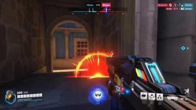 Poor sombra gets soldier ulted once she teleports back