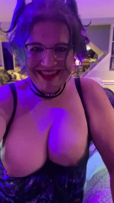 Your favorite busty slut!