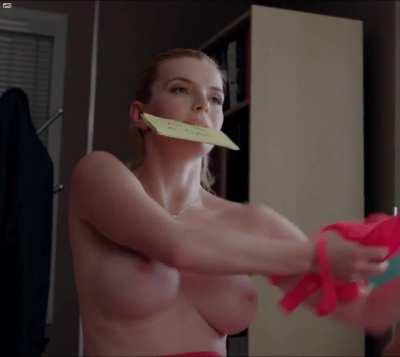 Betty Gilpin In Nurse Jackie