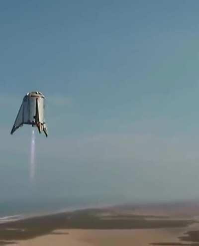 Starhopper’s 150 meter test flight in Boca Chica, TX last year.⁠