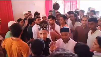 A group of 50 Muslim boys stormed into the Durga mandap and threatened to break idols in Kolkata. 