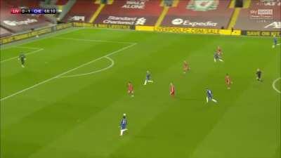 Chelsea playing it out of the back vs Liverpool