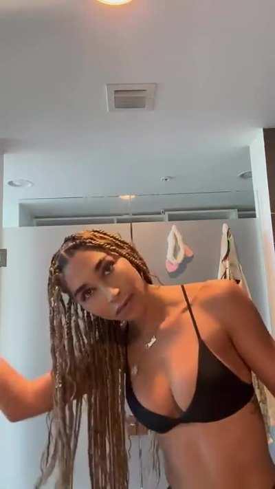 Chantel getting ready 