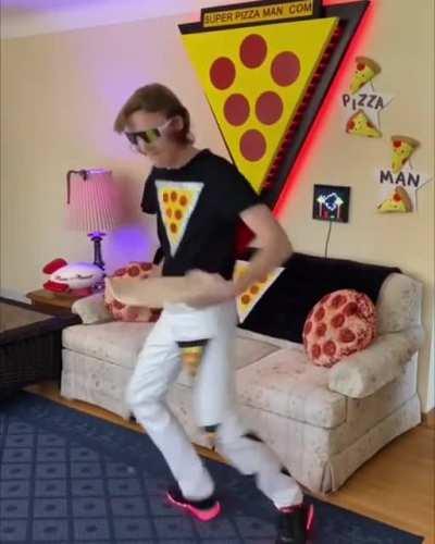 Pizza Bro has no social life, but amazing skill