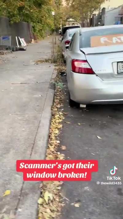 The car that’s been committing fraud-someone bust out their windows🤣