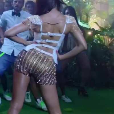 Jacqueline Fernandez beat pe booty ASS