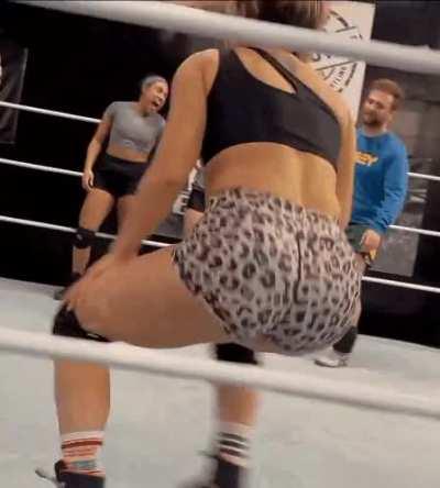 Thunder Rosa twerking 🍑 gif 