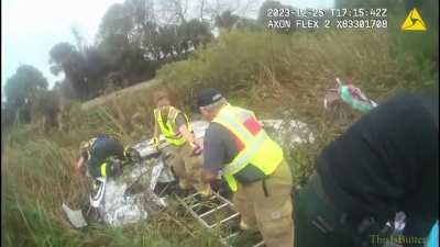 Family rescued after car goes into ditch in Volusia, human chain saves gifts