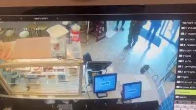 Terrorist scum stabs an IDF soldier from behind, happened today.