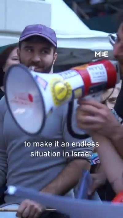 Anti Zionism ≠ Anti Semitism! Israelis and American Jews protest outside of Netanyahu's hotel in New York City 