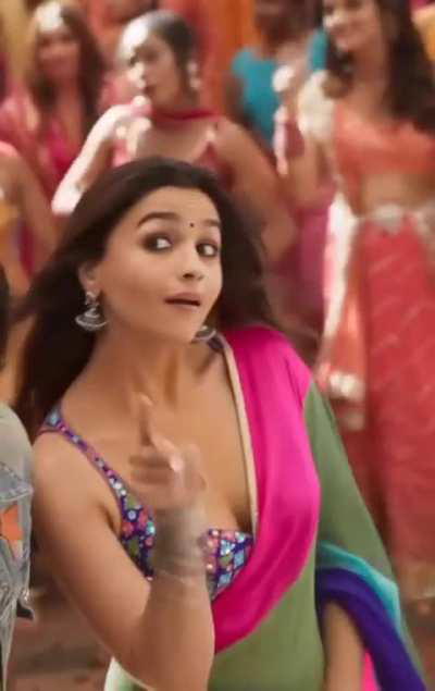 Alia bhatt milky tits and lusty face 🤤