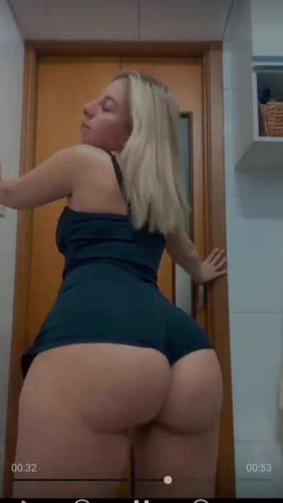 Entire video of those lovely cheeks 🍑