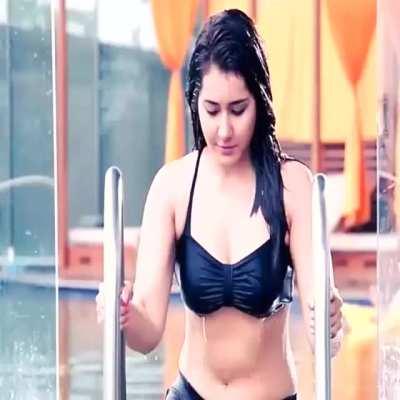 Raashi Khanna hot xxc boobs 👅👅👅