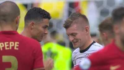 Ronaldo-Kroos reunite at full time