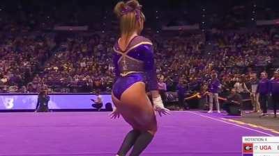 Show of Hands/responses: Would everyone like to see more KJ/LSU? 💜💛🤸🏼‍♀️ make the request, your opinions matter to us here 🤝 without you people this subReddit is nothing