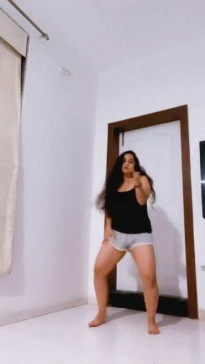 Zahara Seth jiswal sexy ass shake🤤