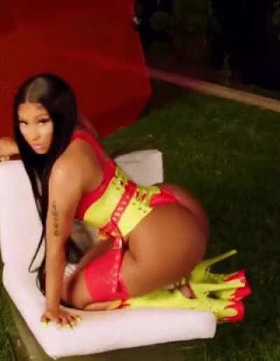 Nicki minaj.