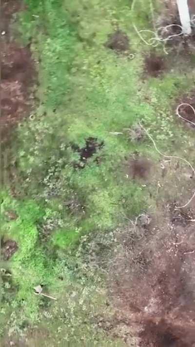 Ukrainian drone chases down Russian soldiers who are trying to flee from it