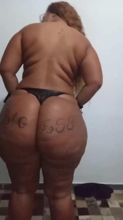 🇧🇷 Phat Booty Brazilian Showing Off 🇧🇷