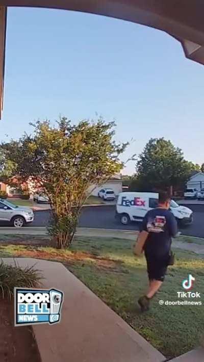 Don't mess with FedEx delivery guy