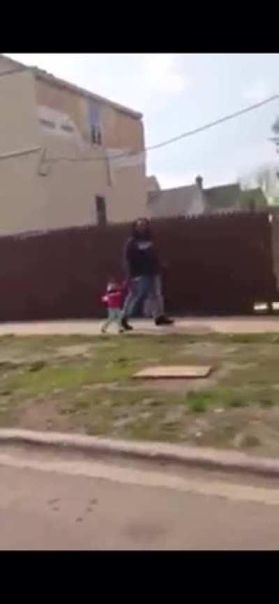 Wild 100’s homie lackin with his daughter but gets a pass