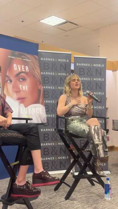 Singing ‘Fresh New Sheets’ during  Over The Influence discussion at B&N at The Grove in LA 9/22/24