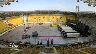 Timelapse of the stage being built for a Rammstein concert