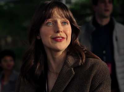 Birthday Hottie: Melissa Benoist in The Girls on the Bus [S1E4-2024]