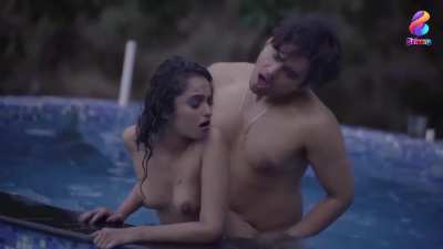 Tanvi Patil nude scene in Open House webseries (2021) (Passionate kissing, nipples sucked)