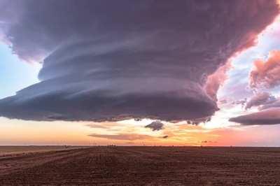 Supercell over Texas, or jupiters landing ?