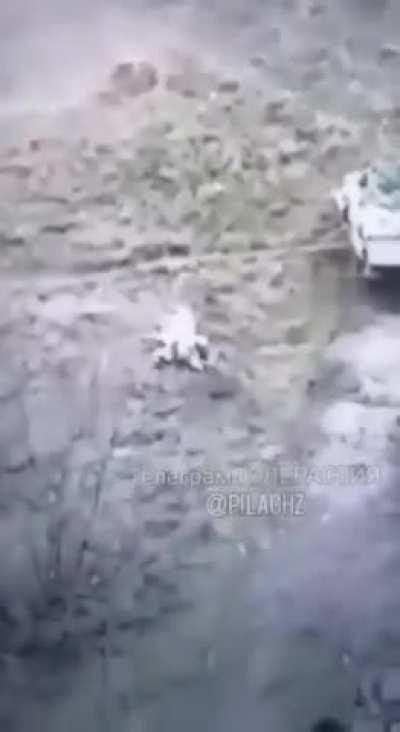 Russian soldier survives FPV drones and escapes in a BTR