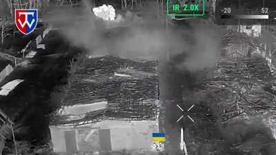 The Ukrainian 58th OMBr uses FPV drones to take out Russian vehicles and soldiers on the outskirts of Urozhaine, Donetsk, followed by an infantry assault which captures several Russian soldiers. May 2024.