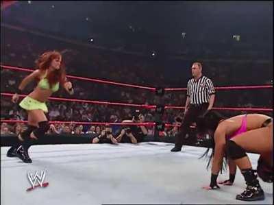 Victoria kicked low by Christy Hemme