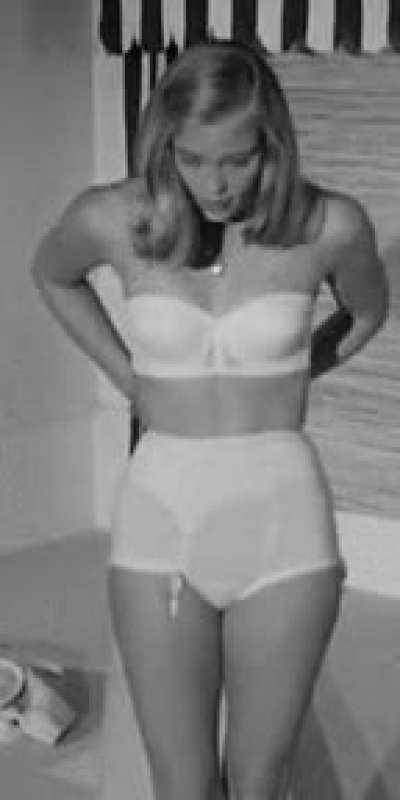 1940s German Girl - ðŸ”¥ Cybill Shepherd stripping down for a swim : JerkOffToCe...